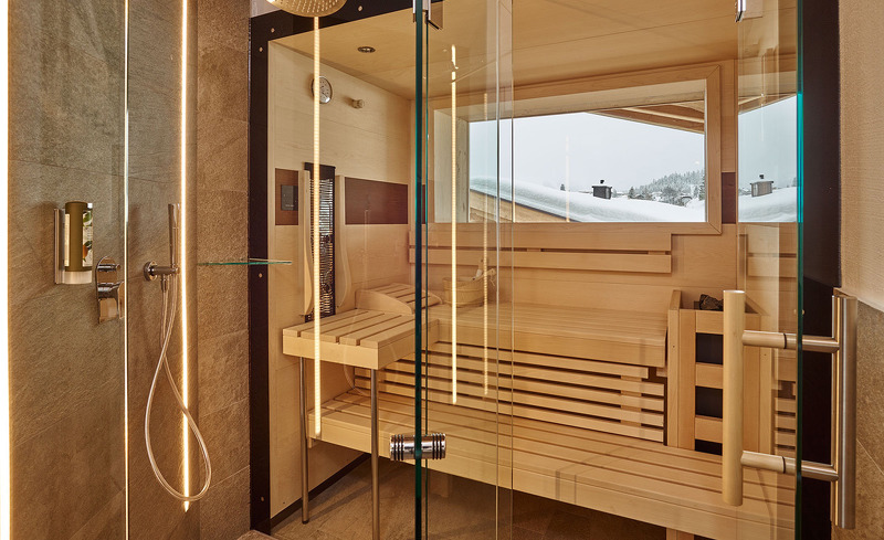 Eine Sauna in den Luxus Chalets rundet das Angebot der Löwen Chalets ab