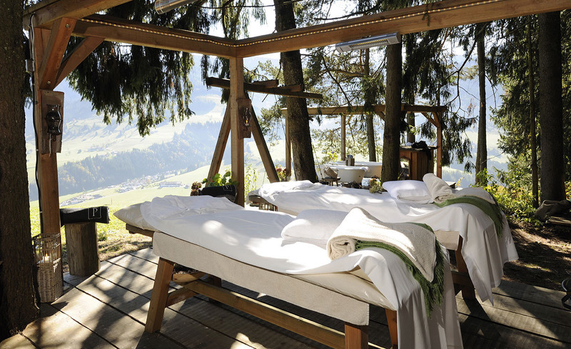 Entspannen Sie bei einer wohltuenden Massage inmitten der Natur- Wellnessurlaub auf der Alm