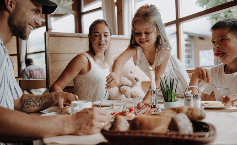 gut-wenghof-claudia-weaver-1