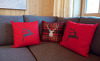Den Tag gemütlich auf den weichen Sofas der Wallegg Lodge in Hinterglemm in Salzburg ausklingen lassen