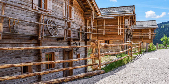 schrofen-chalets-sommer-1