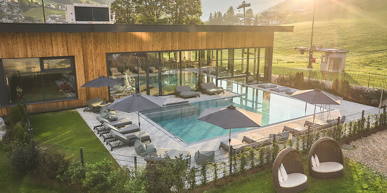 pool-familyhotel-oberschwarzach