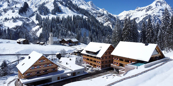 berghaus-schröcken-chalets-winter-3
