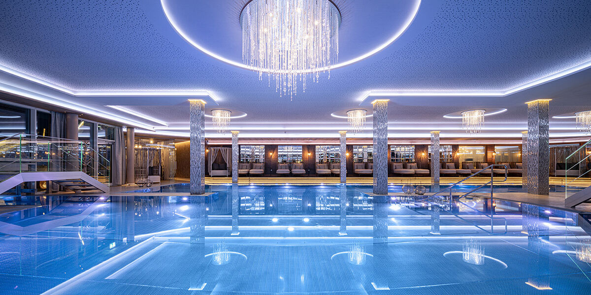 hallenbad-wellnesshotel-jagdhof-1